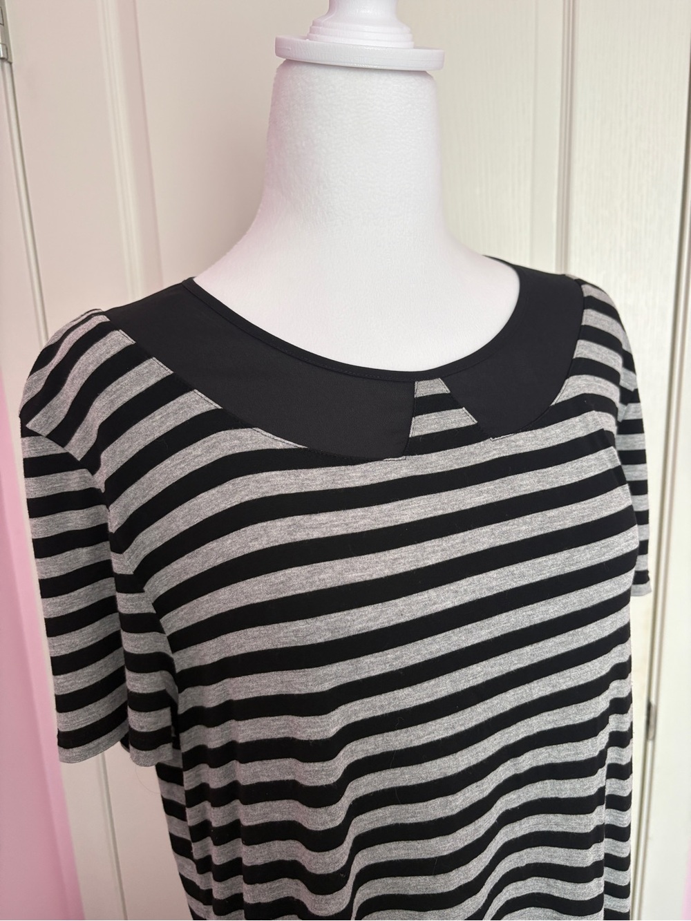 Tommy Hilfiger Black and Gray Striped Short Sleeve Scoop Neck Top